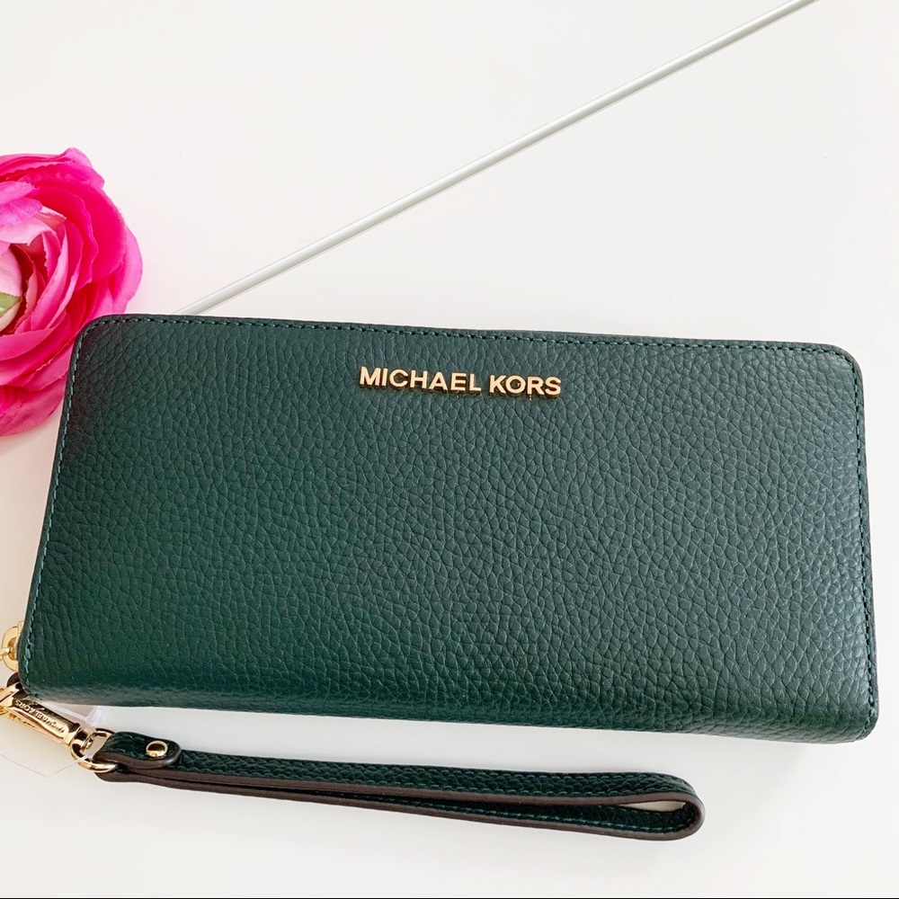 NWT Michael Kors Large Travel Continental Wallet